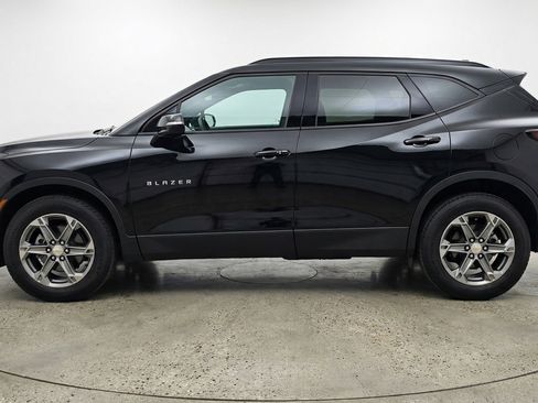 Used 2025 Chevrolet Blazer LT FWD image 5