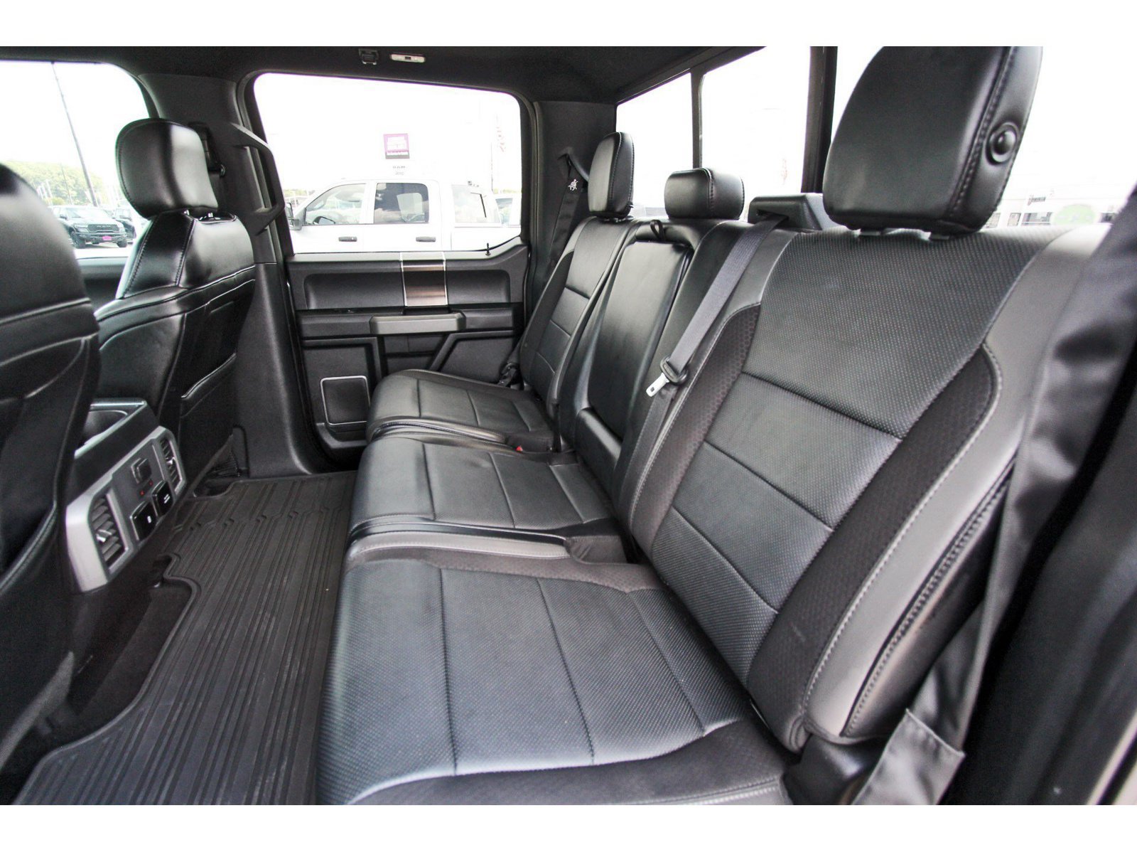 Used 2019 Ford F150 Raptor w/ Equipment Group 802A Luxury AWD/4WD image 14
