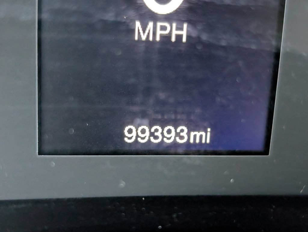 Used 2018 Jeep Renegade Latitude FWD image 18