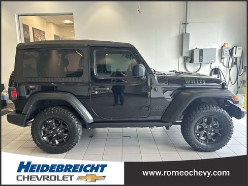Used 2023 Jeep Wrangler Sport AWD/4WD image 2
