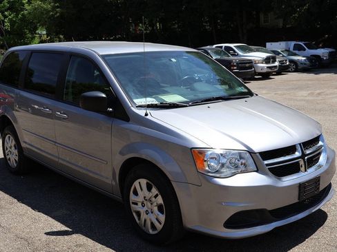 Used 2016 Dodge Grand Caravan SE w/ Quick Order Package 29E SE FWD image 7