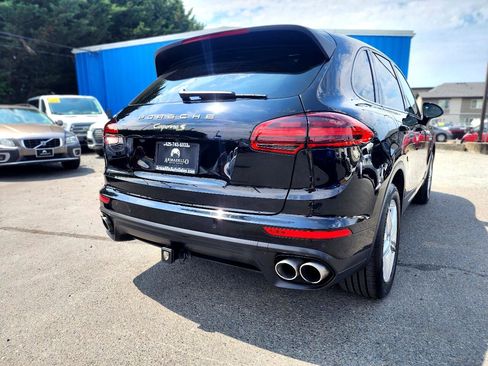 Used 2016 Porsche Cayenne S image 6