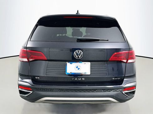 Used 2022 Volkswagen Taos SE FWD image 6