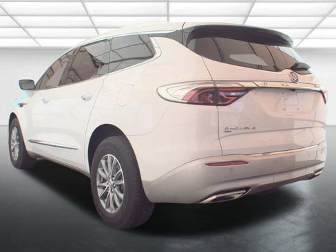 Used 2023 Buick Enclave Essence AWD/4WD image 15