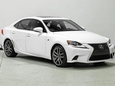 Used 2016 Lexus IS 200t w/ F Sport Package RWD image 4