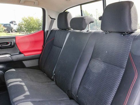 Used 2017 Toyota Tacoma SR5 image 18