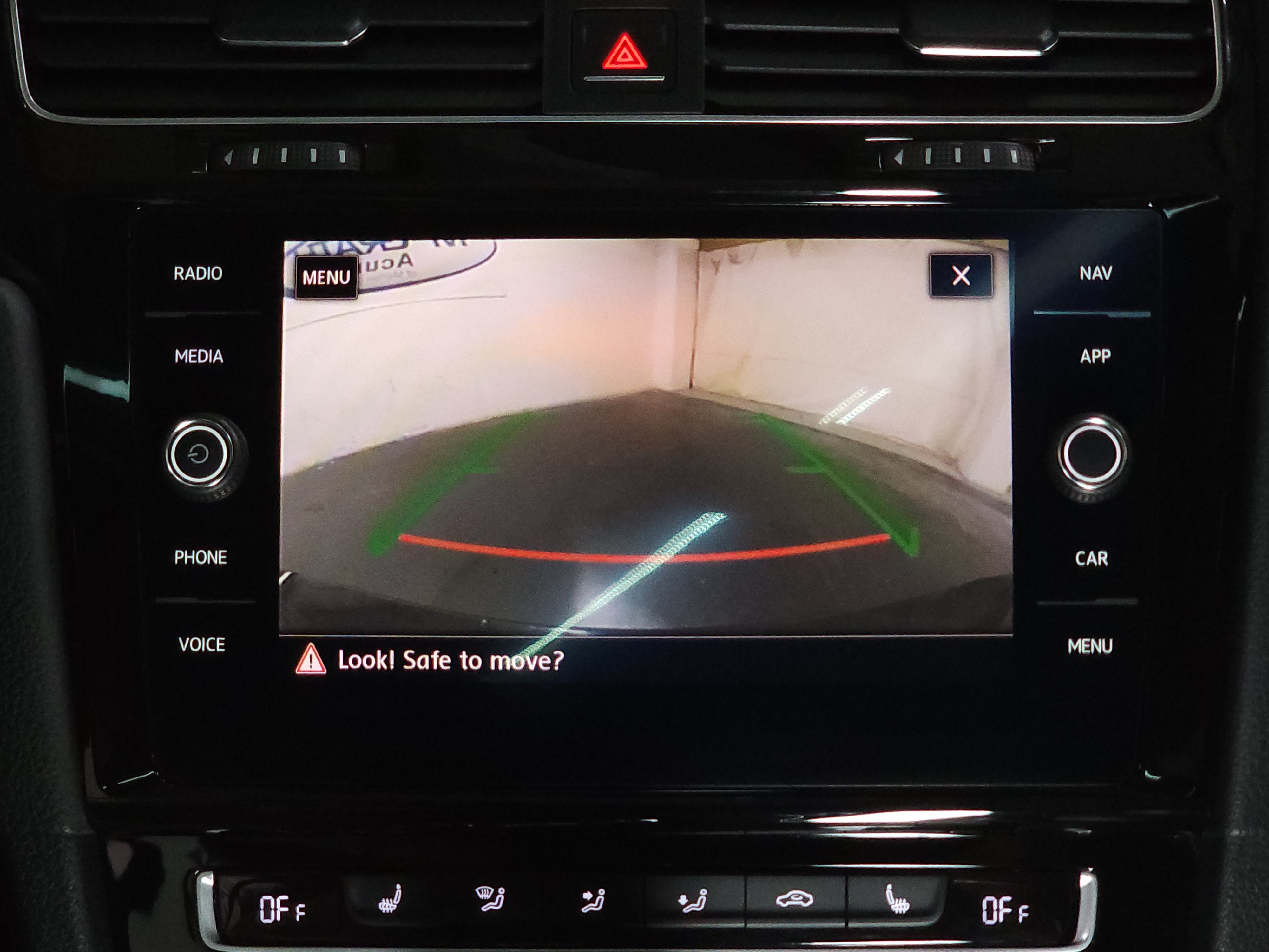 Used 2018 Volkswagen Golf SEL FWD image 32