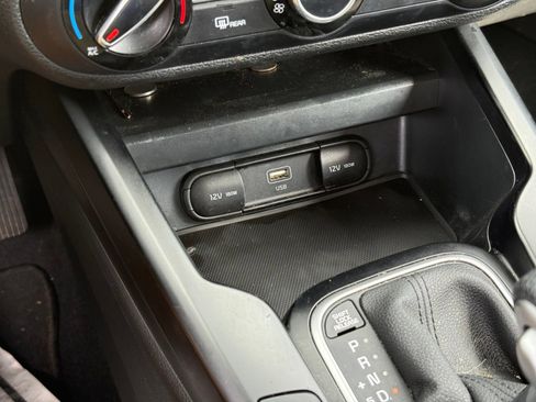 Used 2023 Kia Soul LX w/ LX Technology Package FWD image 13
