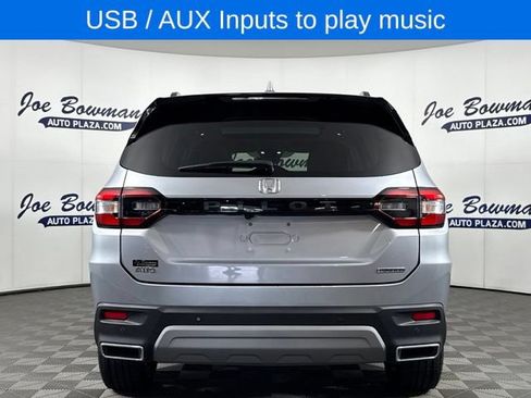 Used 2024 Honda Pilot Touring image 8