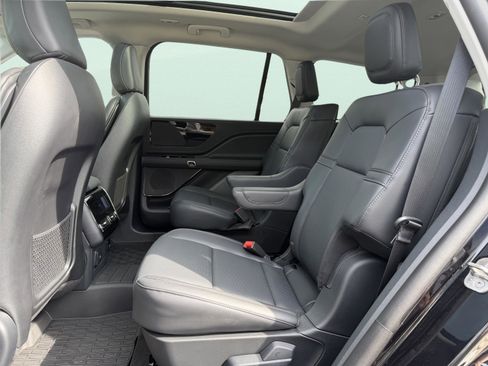 New 2026 Lincoln Aviator AWD image 22