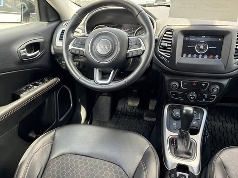 Used 2019 Jeep Compass Latitude AWD/4WD image 10