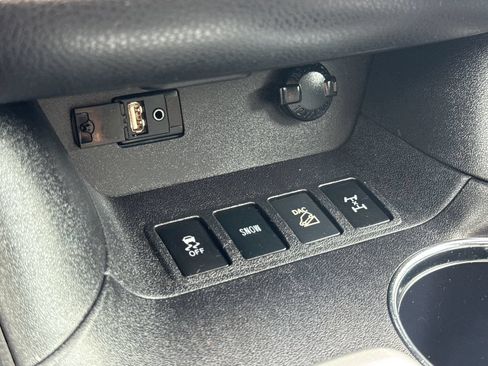 Used 2016 Toyota Highlander XLE AWD/4WD image 28