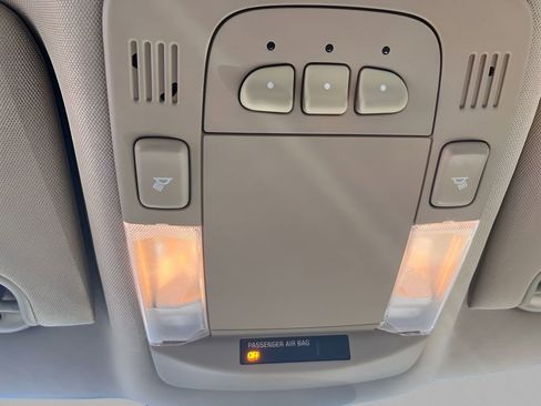 Used 2011 Buick Lucerne CXL image 17