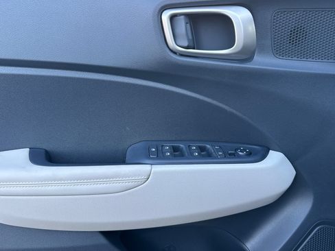 Used 2026 Hyundai Venue SEL FWD image 14