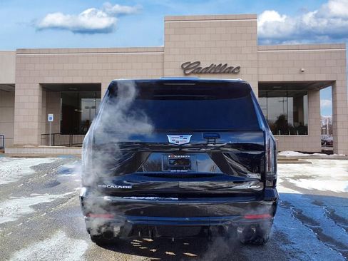 Used 2025 Cadillac Escalade V image 5