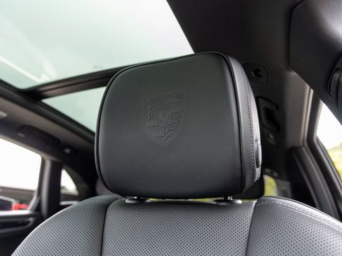 Used 2025 Porsche Macan S image 27