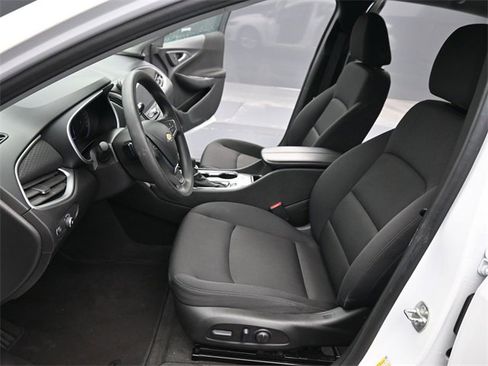 Used 2024 Chevrolet Malibu LT image 12