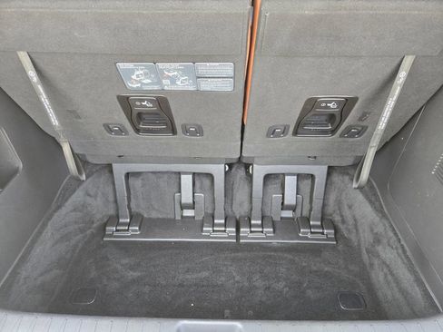 Used 2025 Kia Carnival SX Prestige FWD image 33