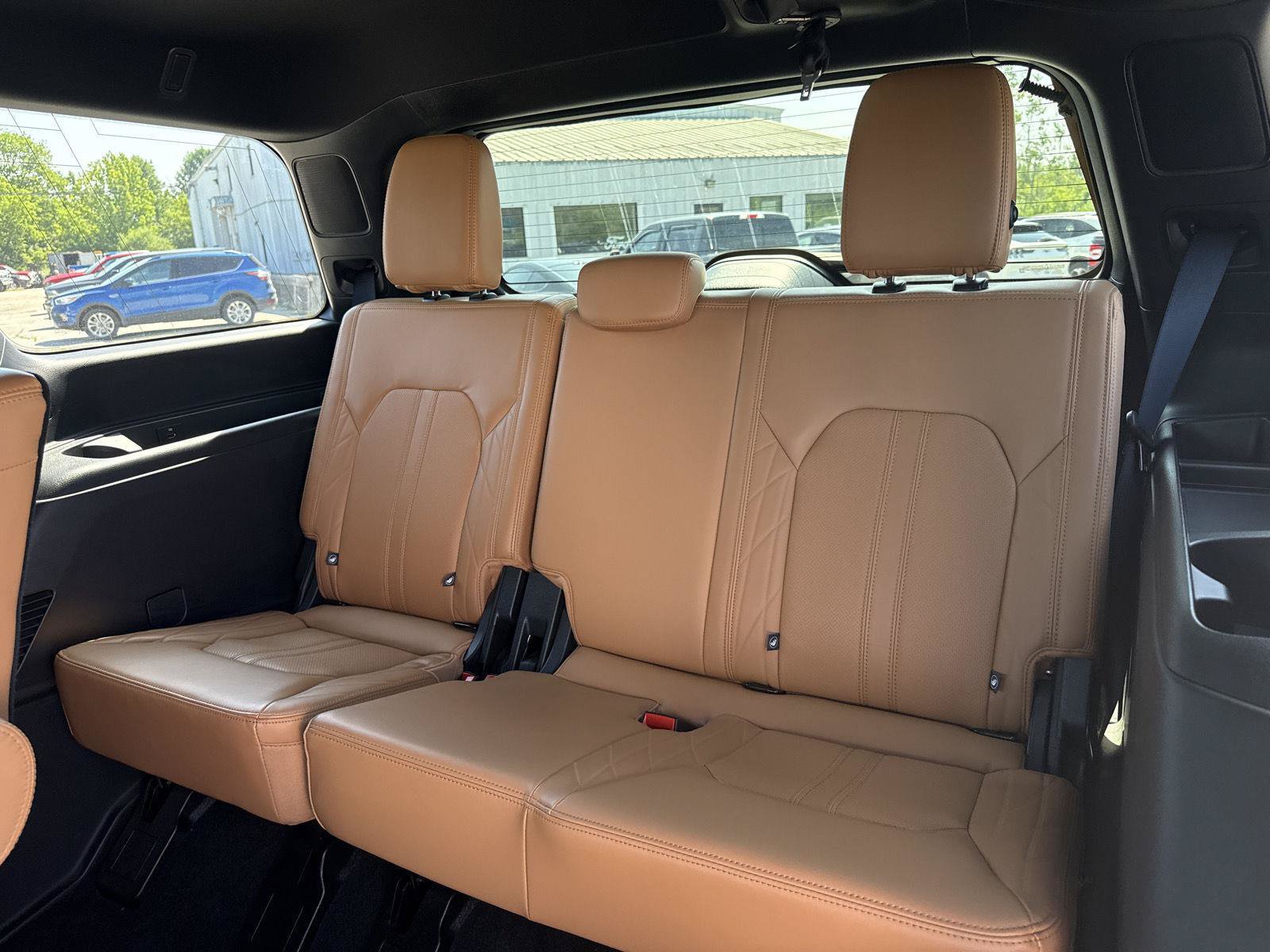Used 2024 Ford Expedition Platinum AWD/4WD image 13
