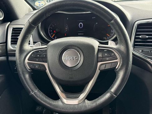 Used 2017 Jeep Grand Cherokee Altitude image 11
