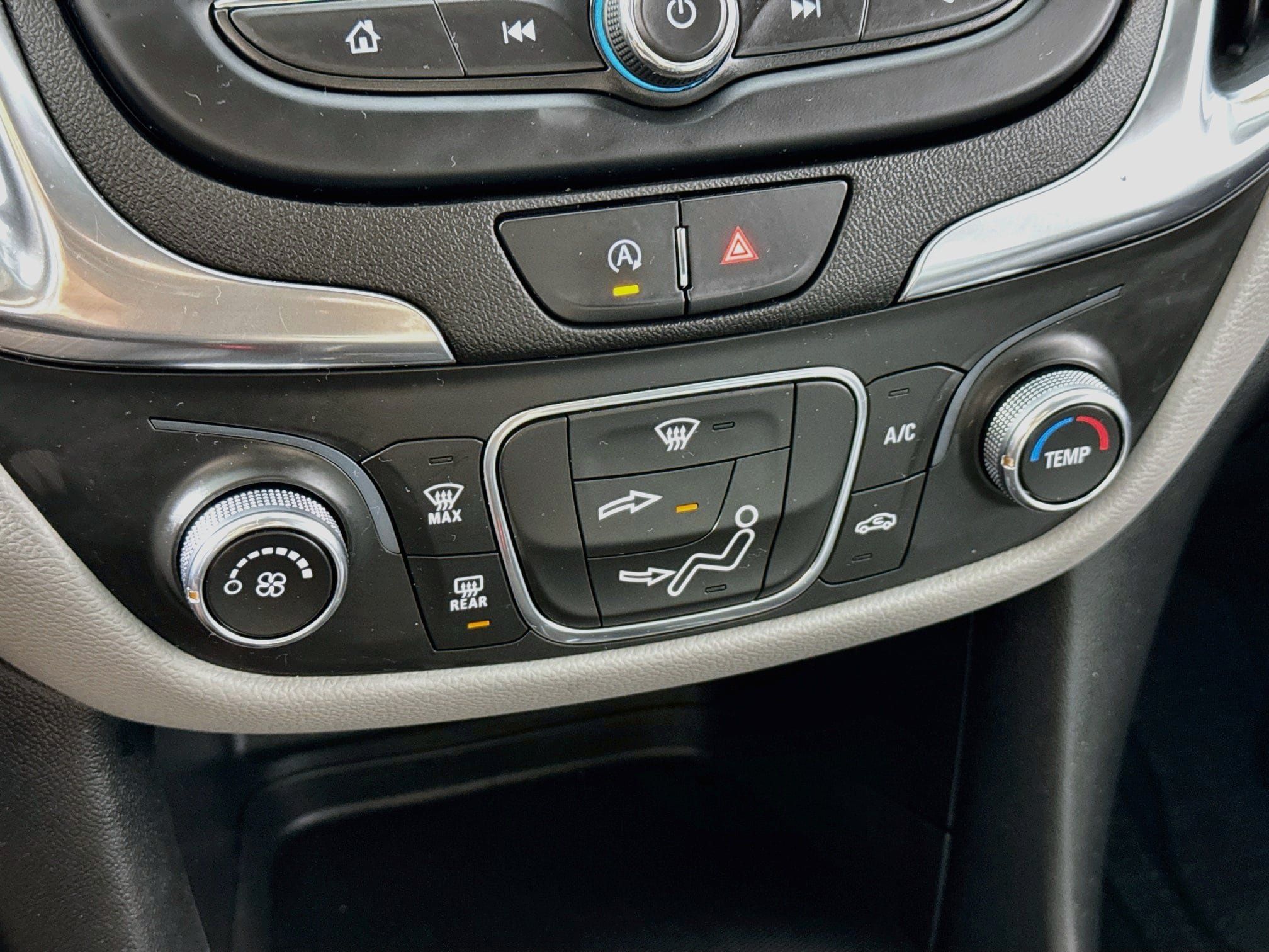 Used 2022 Chevrolet Equinox LS w/ LPO, Floor Liner Package AWD/4WD image 16