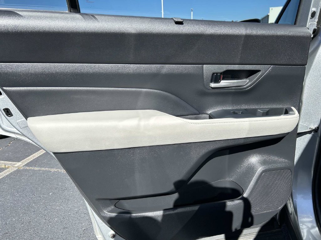 Used 2024 Toyota Grand Highlander AWD image 17