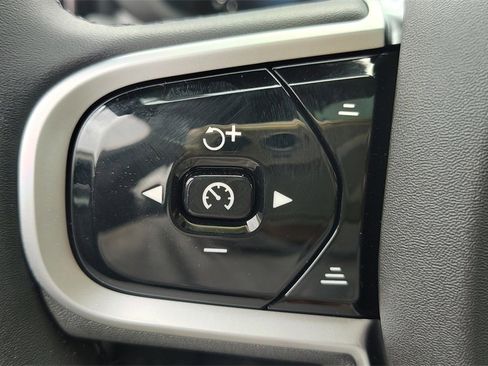 New 2026 Volvo XC60 B5 Ultra w/ Climate Package image 16