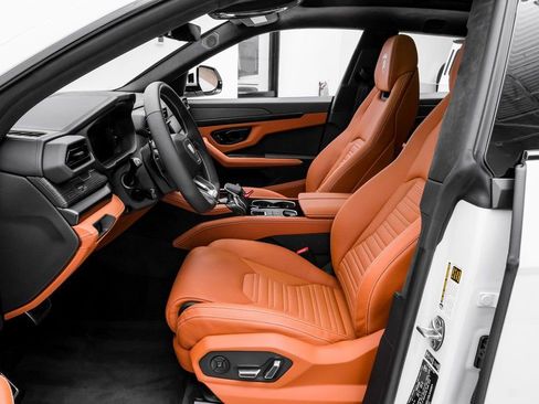 Used 2025 Lamborghini Urus Performante AWD/4WD image 7