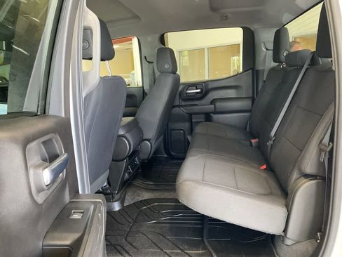Used 2019 Chevrolet Silverado 1500 Custom Trail Boss w/ Custom Convenience Package AWD/4WD image 16
