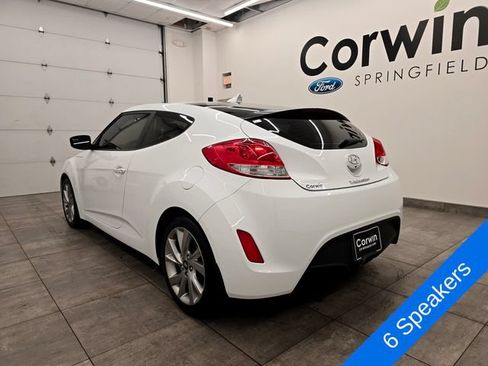Used 2016 Hyundai Veloster FWD image 3