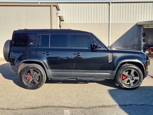 Used 2022 Land Rover Defender 110 image 10