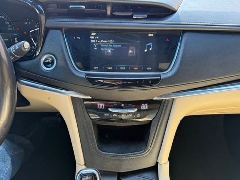 Used 2018 Cadillac XT5 FWD image 14