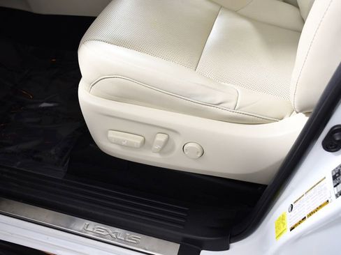 Used 2021 Lexus GX 460 Premium w/ Premium Package image 16