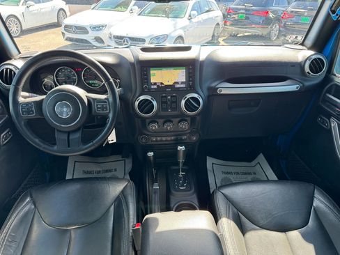 Used 2016 Jeep Wrangler Unlimited Rubicon w/ Connectivity Group image 23