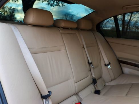 Used 2011 BMW 335i xDrive Sedan image 19