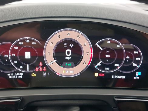Certified 2026 Porsche Cayenne E-Hybrid Coupe AWD/4WD image 21
