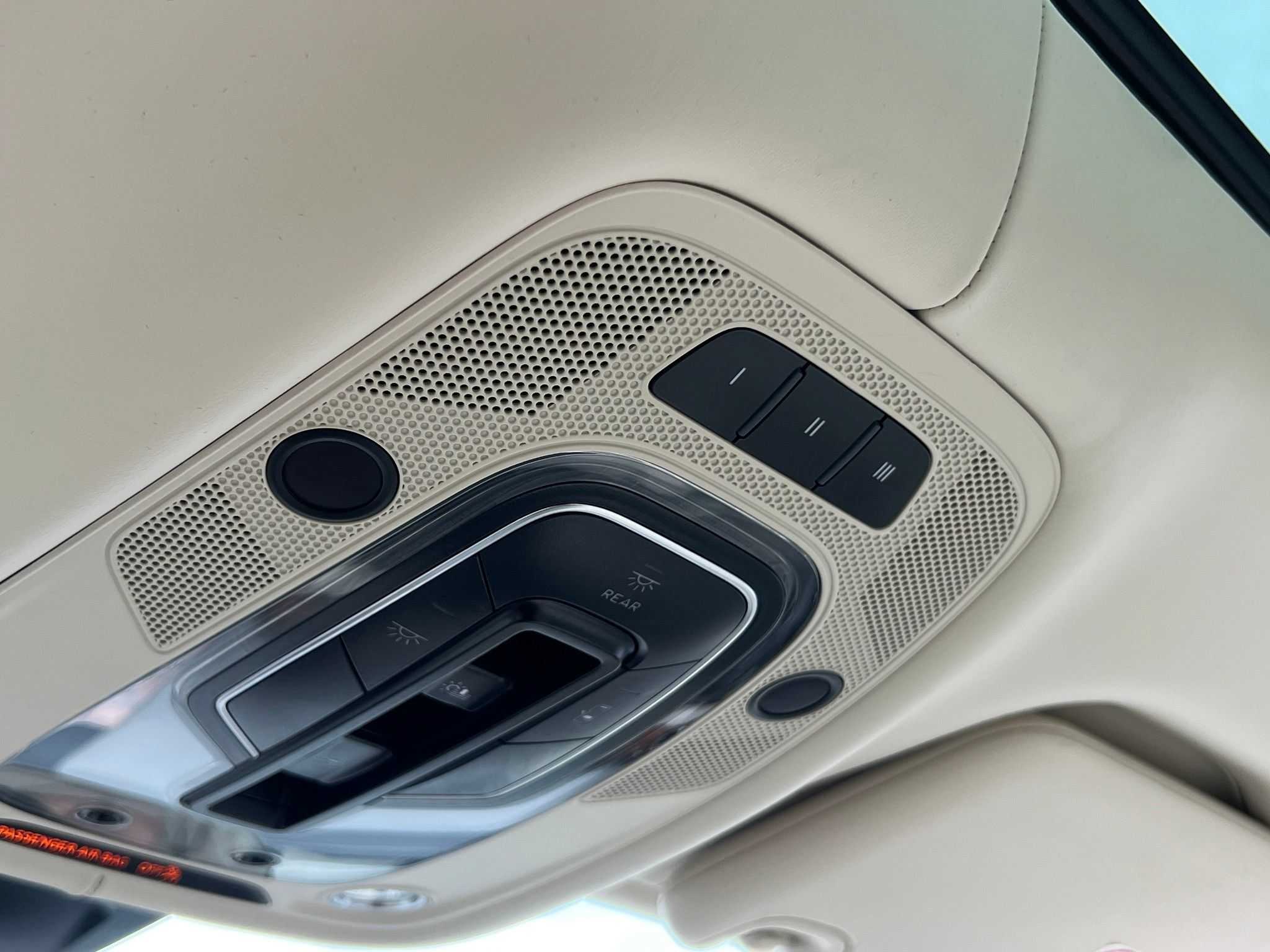 Used 2018 Bentley Bentayga AWD/4WD image 35