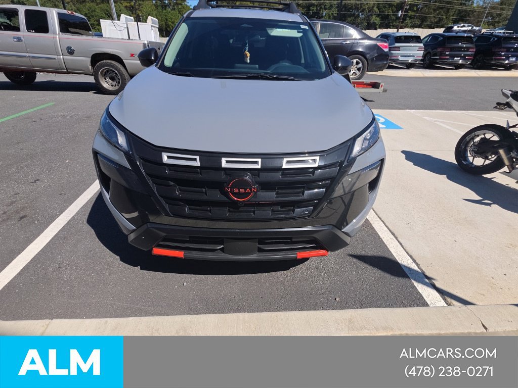 Used 2026 Nissan Rogue SV AWD/4WD image 2
