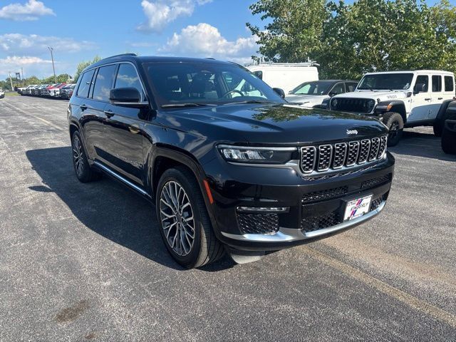 Used 2025 Jeep Grand Cherokee L Summit AWD/4WD image 2