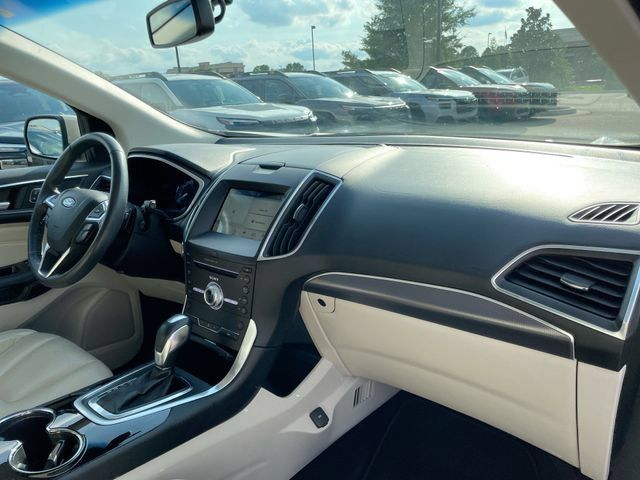 Used 2017 Ford Edge Titanium w/ Technology Package AWD/4WD image 18
