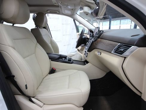 Used 2019 Mercedes-Benz GLE 400 4MATIC image 34