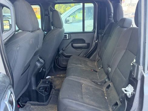 Used 2023 Jeep Gladiator Sport AWD/4WD image 4