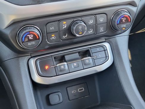 Used 2021 GMC Acadia SLE w/ Driver Convenience Package image 17