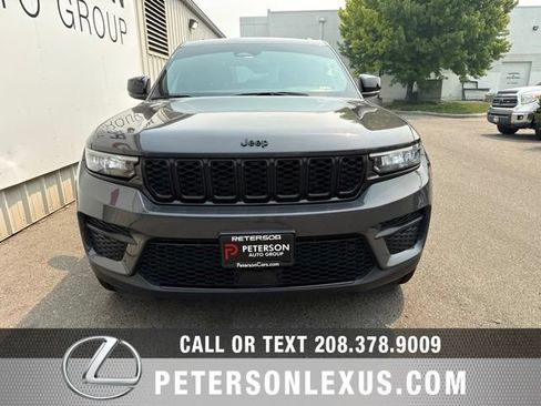 Used 2024 Jeep Grand Cherokee Altitude AWD/4WD image 9