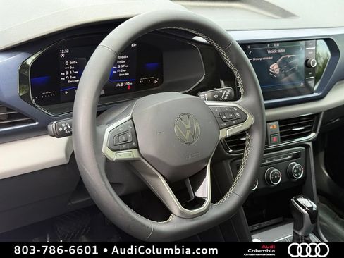 Used 2022 Volkswagen Taos SE FWD image 17
