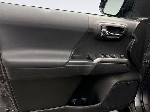 Used 2022 Toyota Tacoma TRD Pro image 9