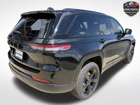 New 2025 Jeep Grand Cherokee Limited w/ Black Appearance Package AWD/4WD image 5