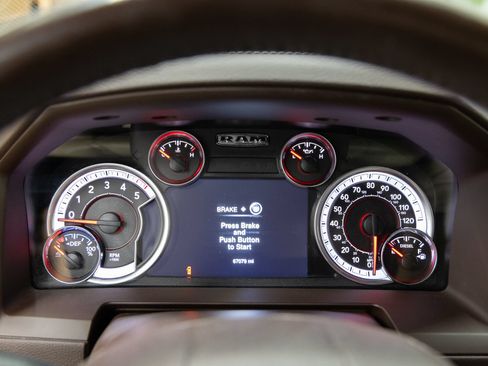 Used 2019 RAM 1500 Laramie w/ Convenience Group RWD image 16