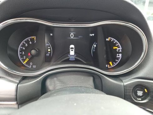 Used 2020 Jeep Grand Cherokee Limited RWD image 16
