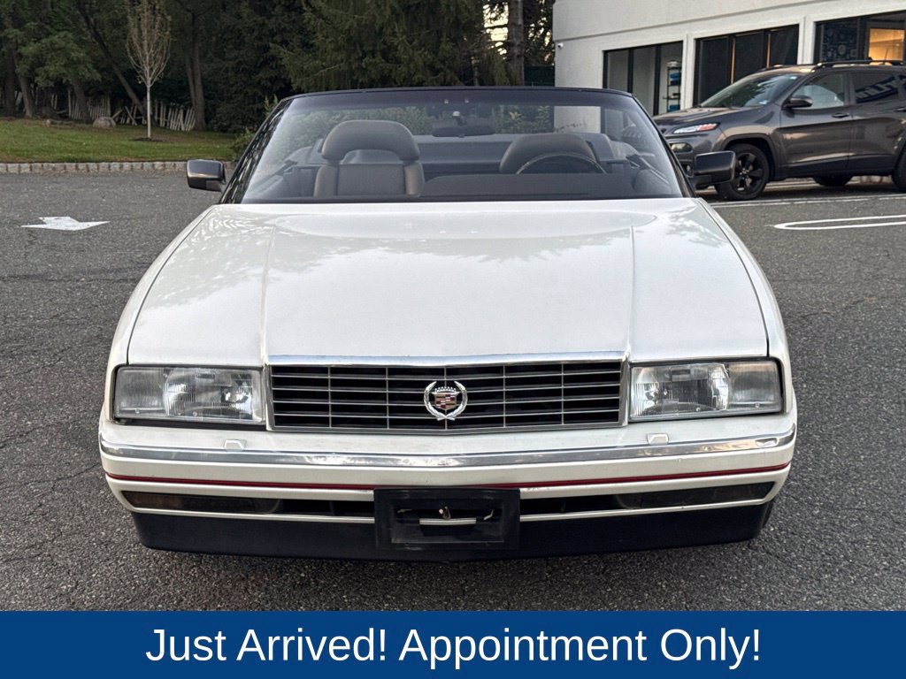 Used 1989 Cadillac Allante FWD image 2